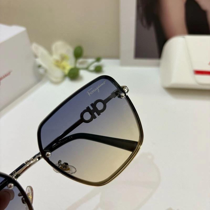 Comfortable Ferragamo Sunglasses 279327