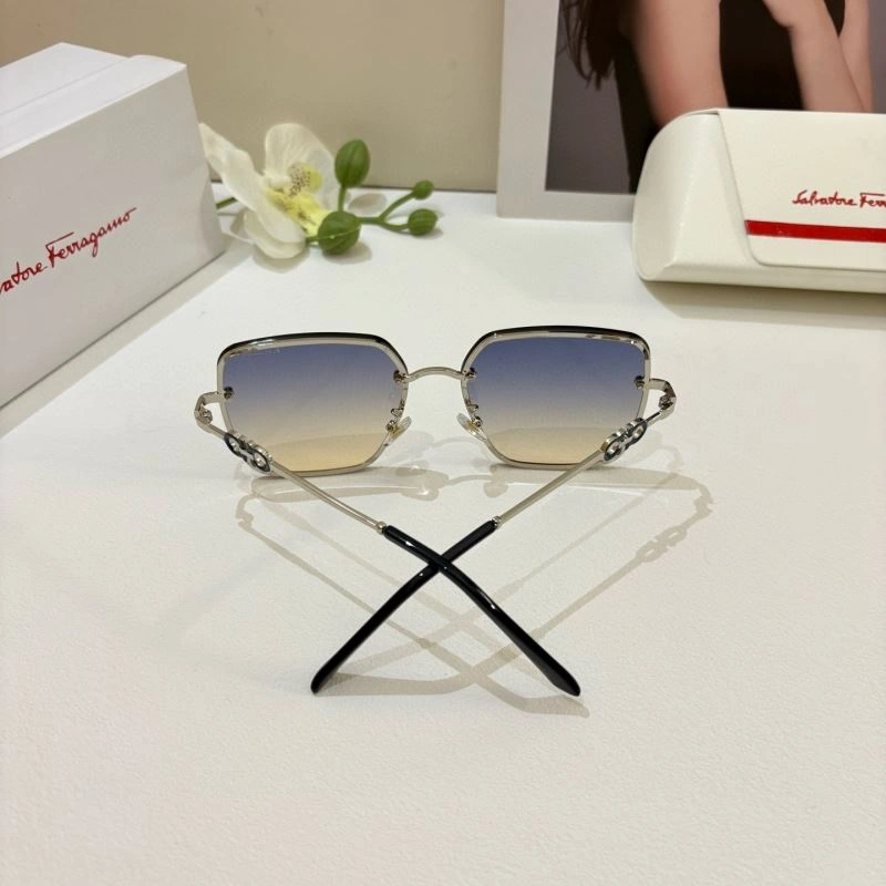 Comfortable Ferragamo Sunglasses 279327