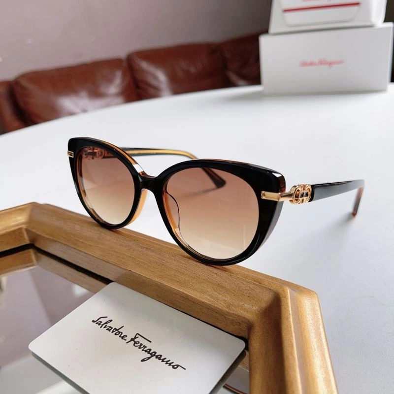 ComfortFit Ferragamo Sunglasses 279335