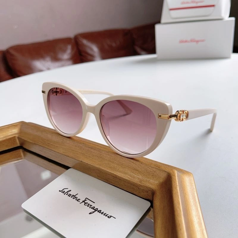 ComfortFit Ferragamo Sunglasses 279335
