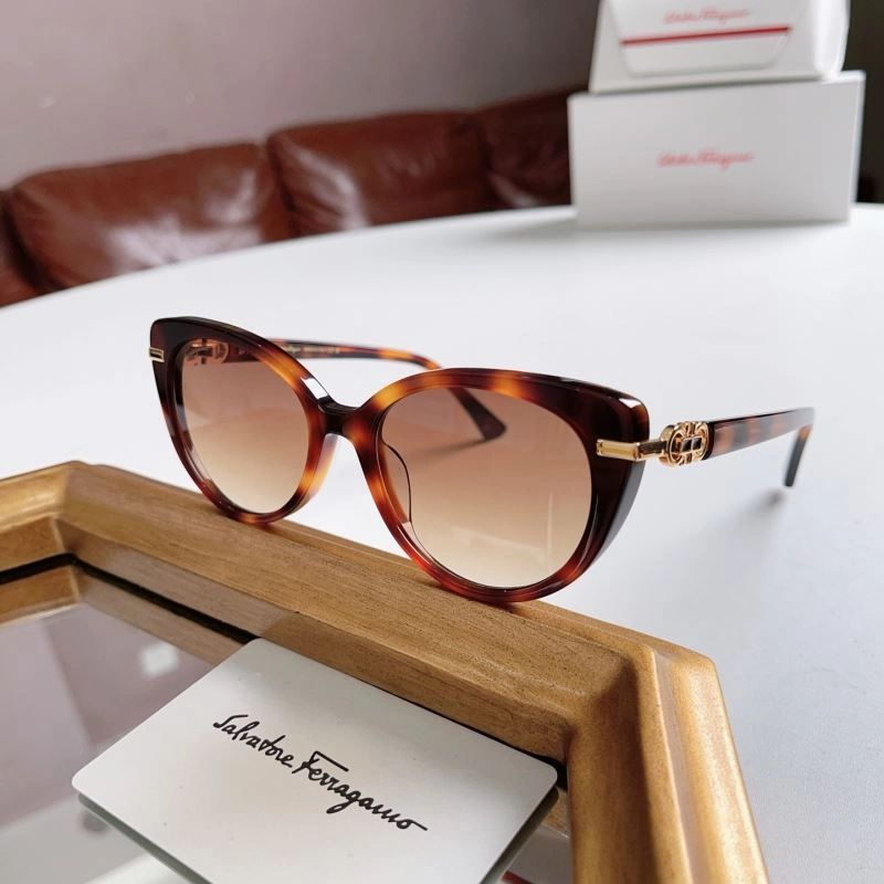 ComfortFit Ferragamo Sunglasses 279335