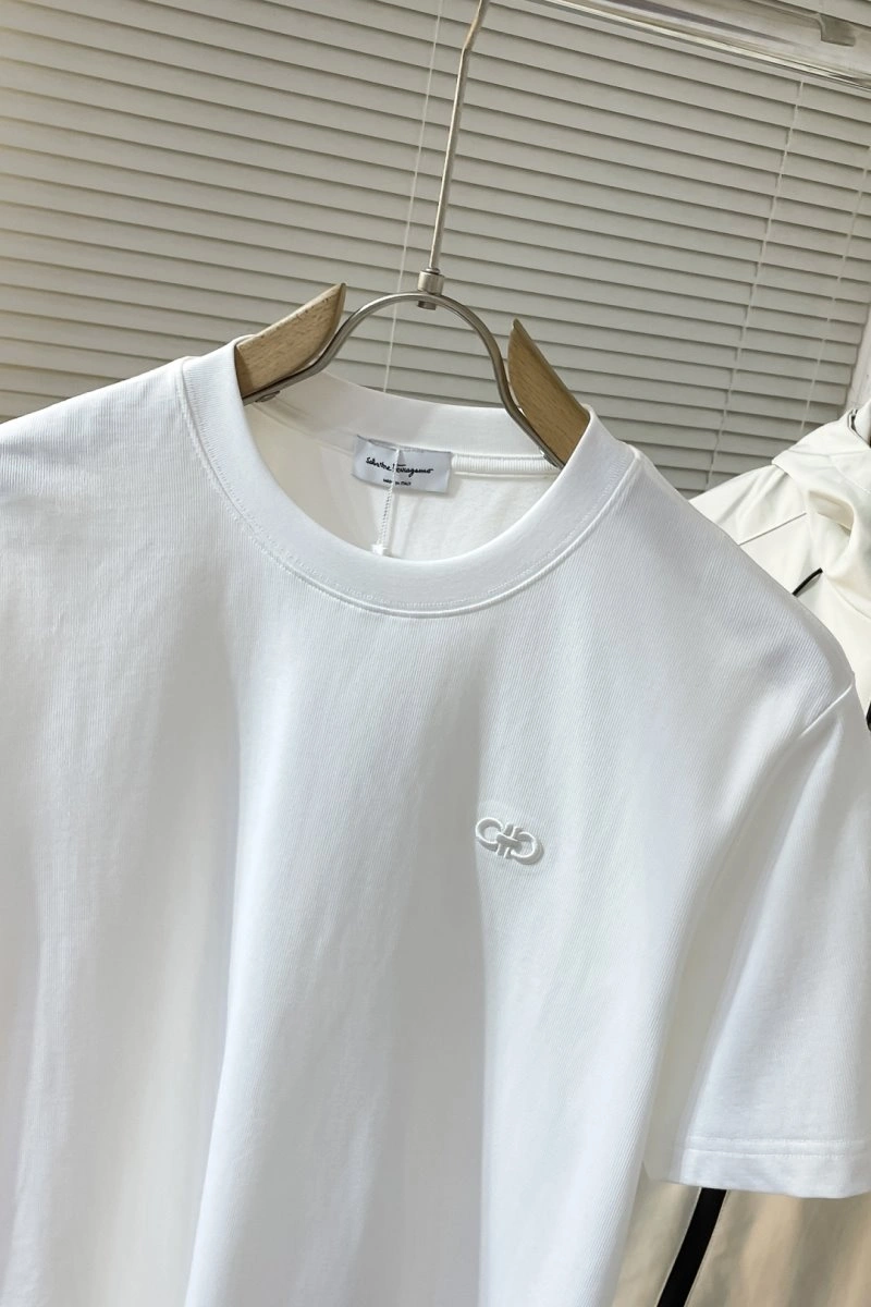 Stretchable Ferragamo T-Shirts 152340