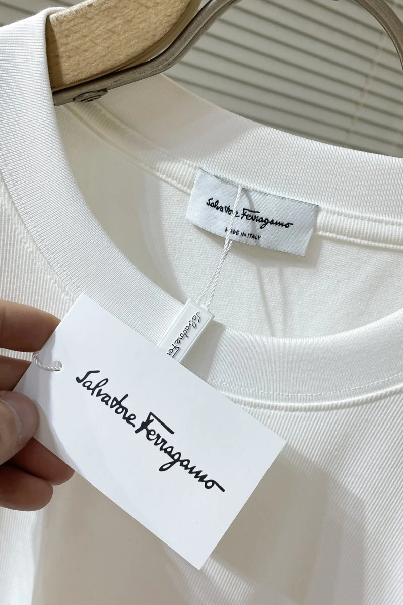 Stretchable Ferragamo T-Shirts 152340