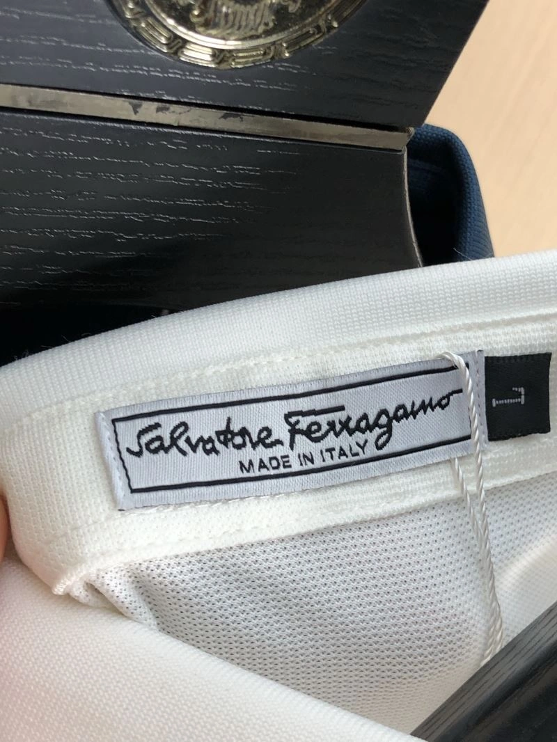 Chic Ferragamo T-Shirts 158515