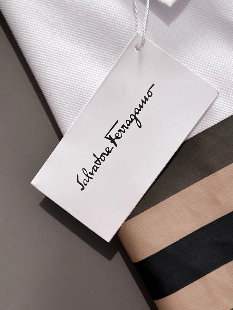 Sustainable Ferragamo T-Shirts 158543