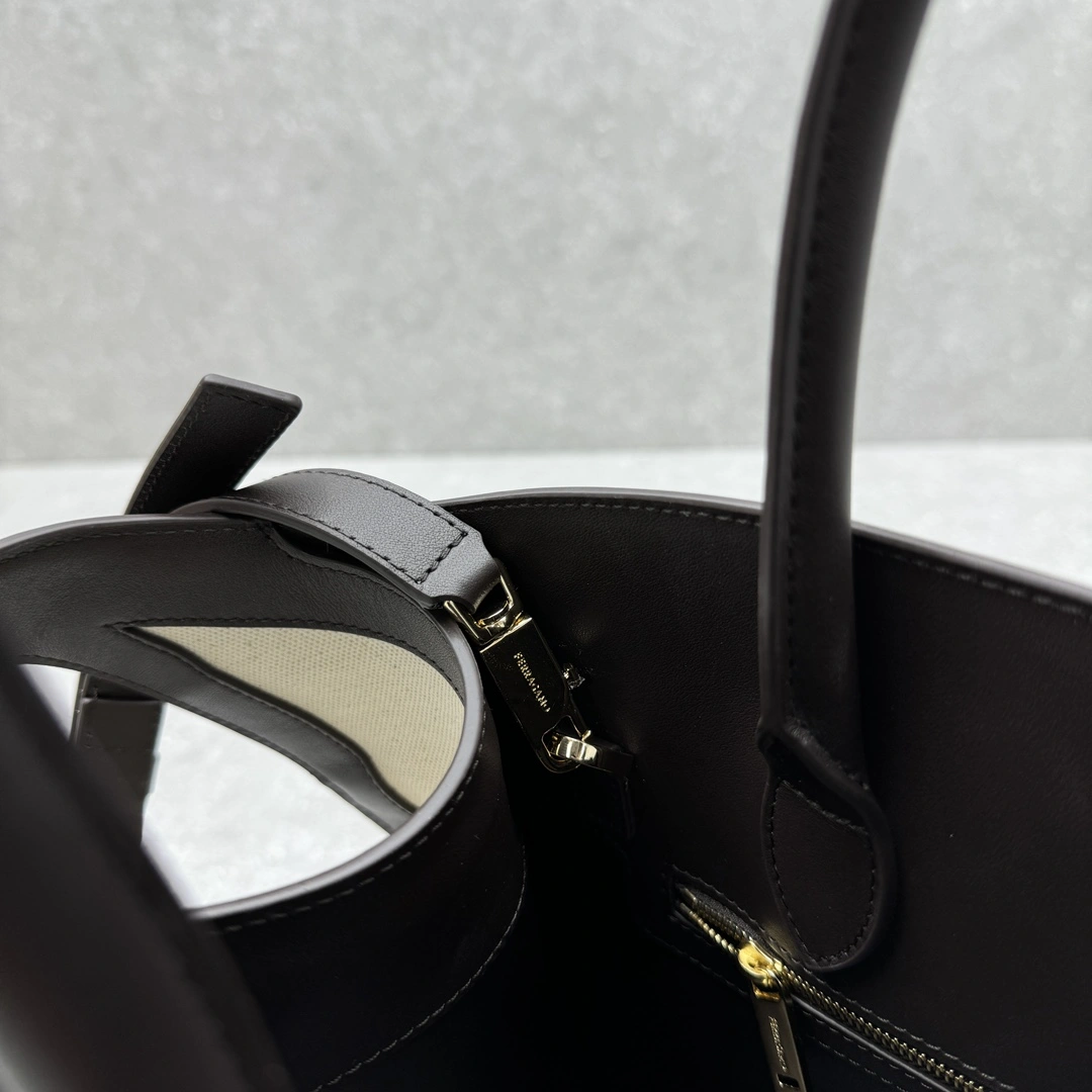 Ferragamo Top Handle Bags Sporty 69611