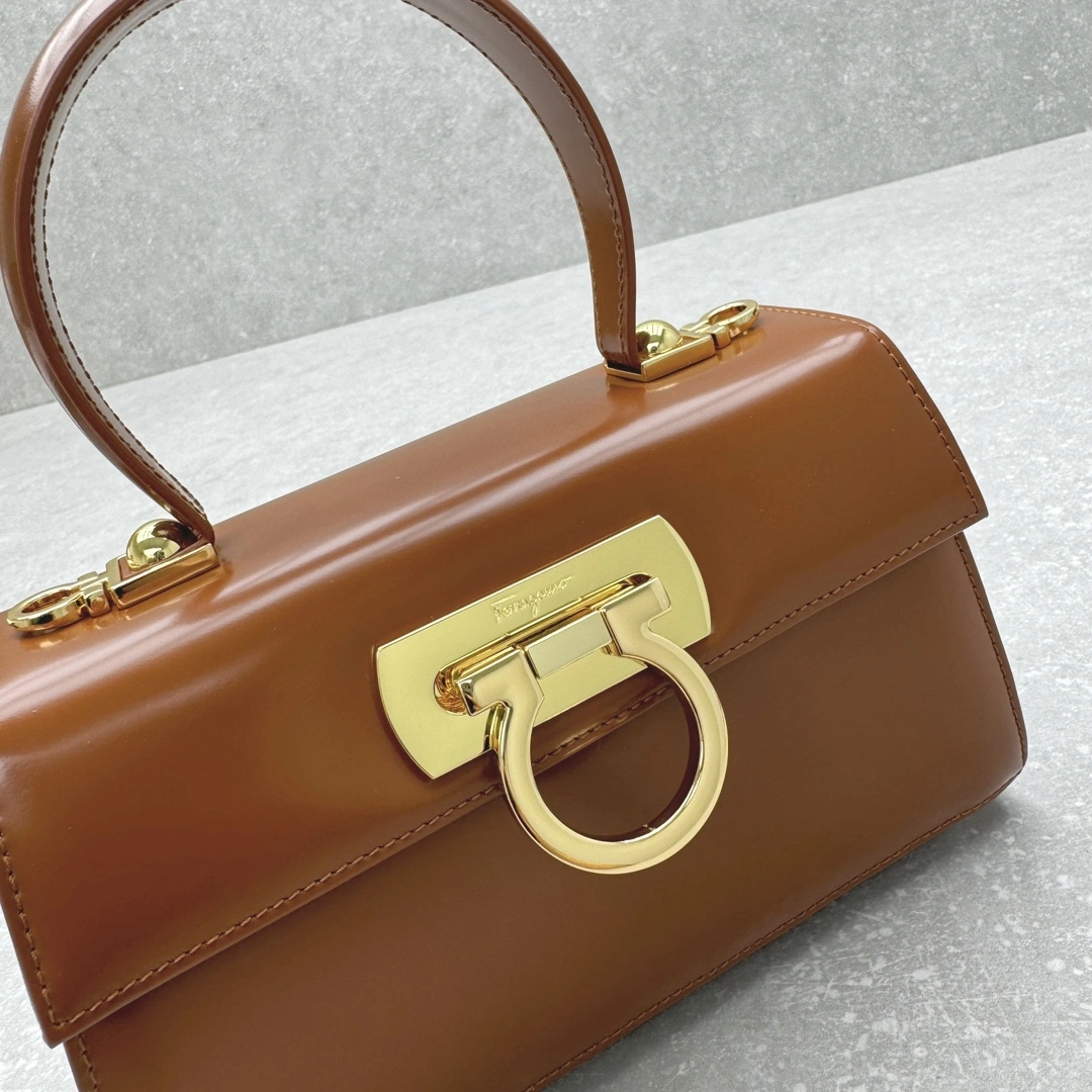 Casual Ferragamo Top Handle Bags 69617