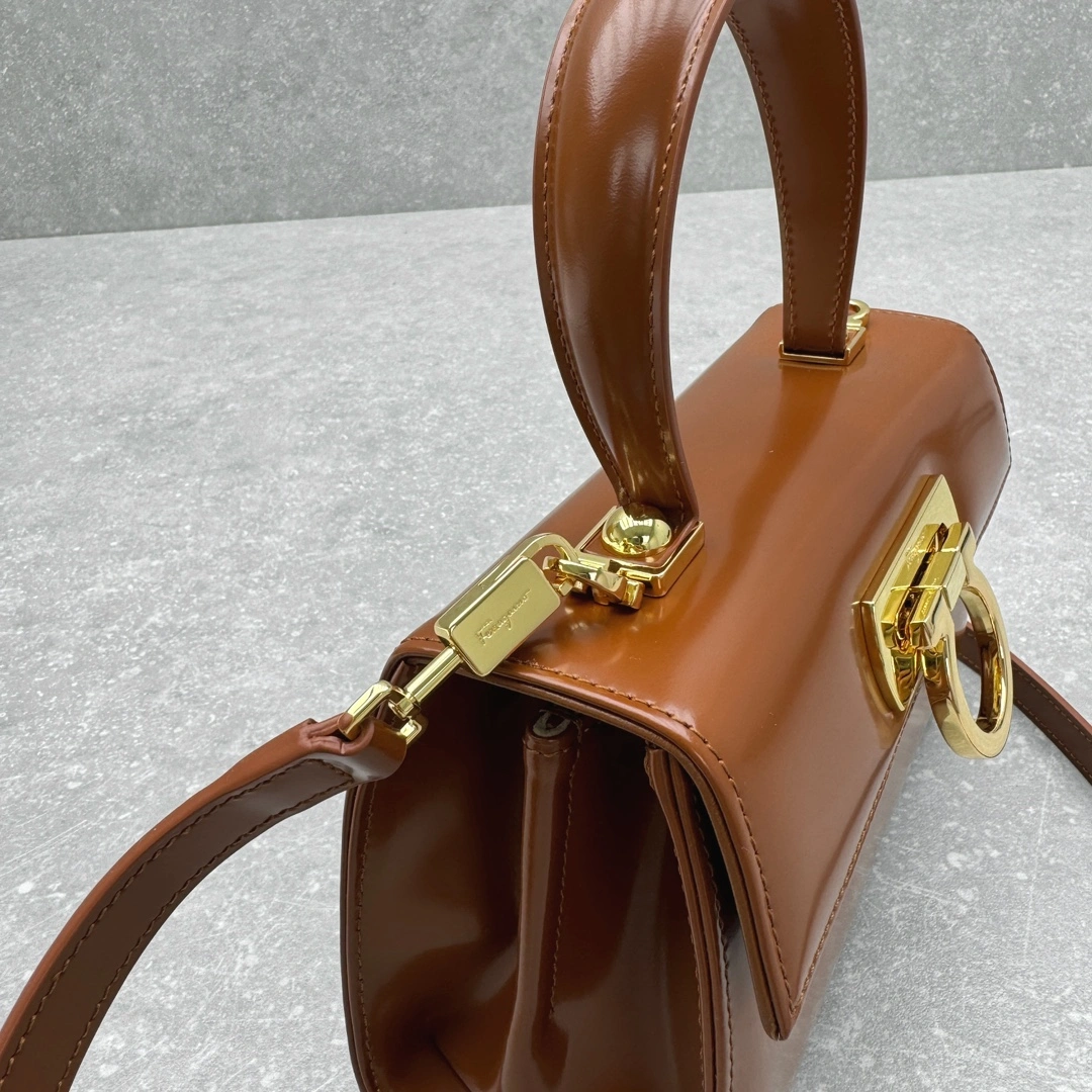 Casual Ferragamo Top Handle Bags 69617