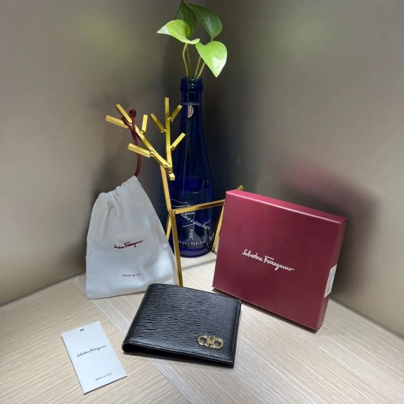 Vibrant Ferragamo Wallets Purse 38600
