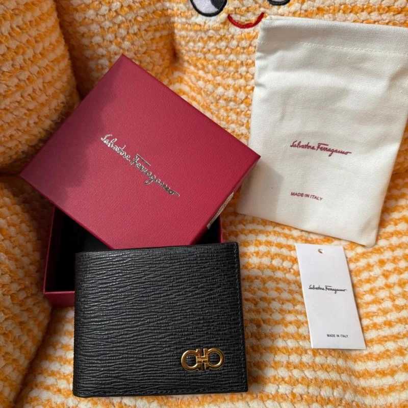 Vibrant Ferragamo Wallets Purse 38600