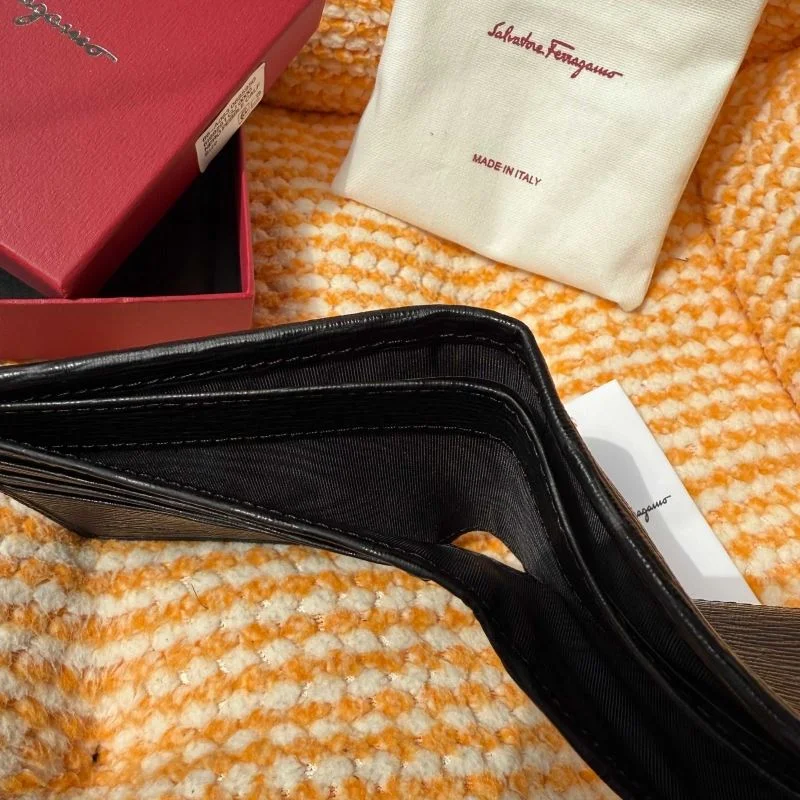 Vibrant Ferragamo Wallets Purse 38600