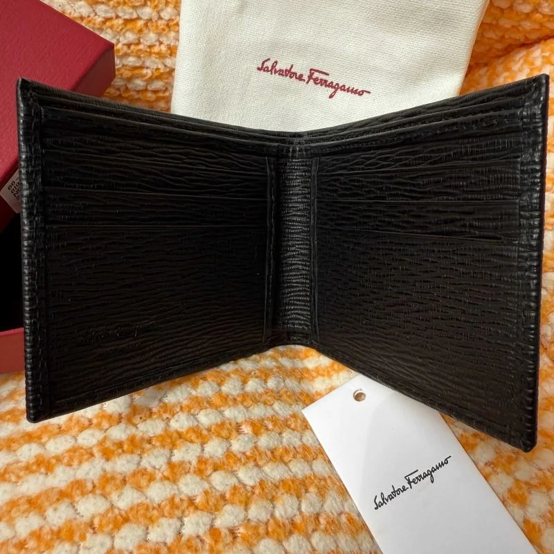 Vibrant Ferragamo Wallets Purse 38600