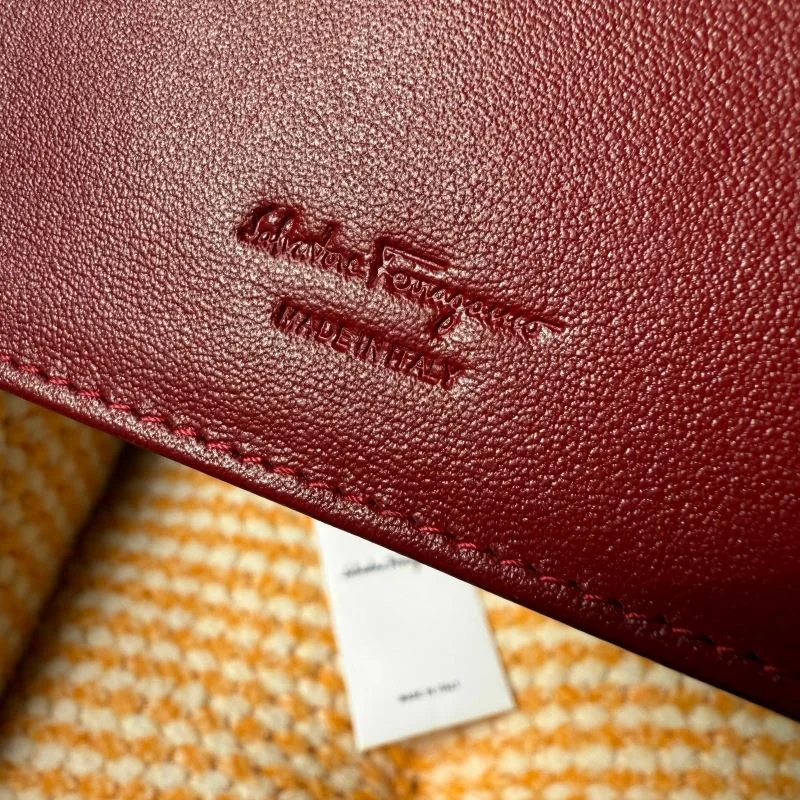 Ferragamo Wallets Purse GoAnywhere 38597