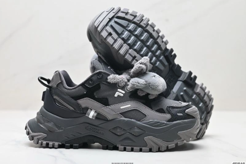 Fashionable Fila Shoes 2483