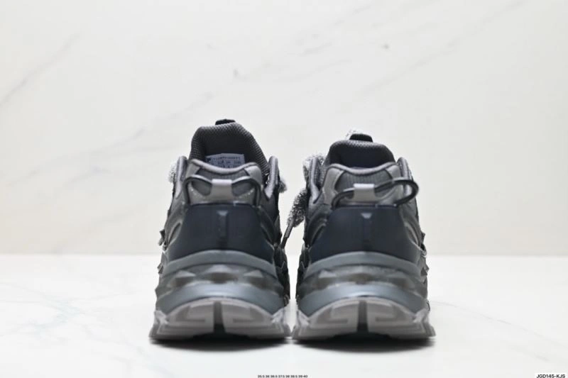 Fashionable Fila Shoes 2483