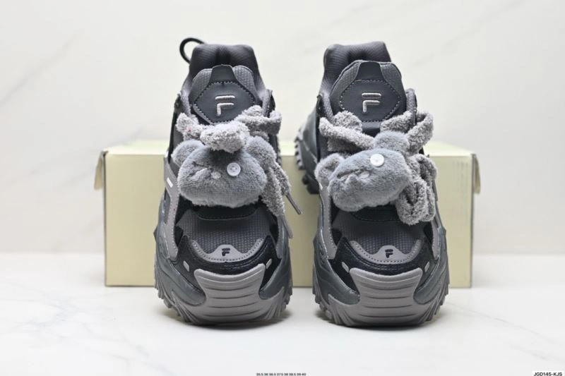 Fashionable Fila Shoes 2483