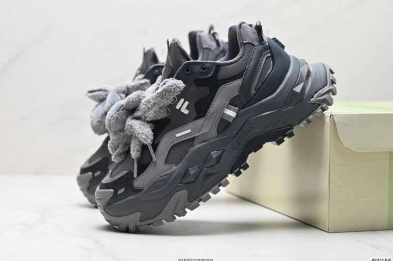 Fashionable Fila Shoes 2483