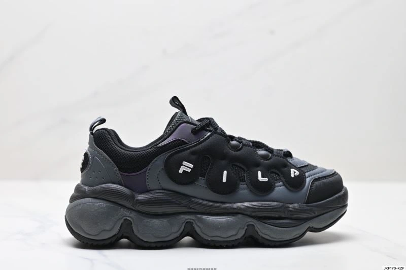 Minimalist Fila Shoes 2472