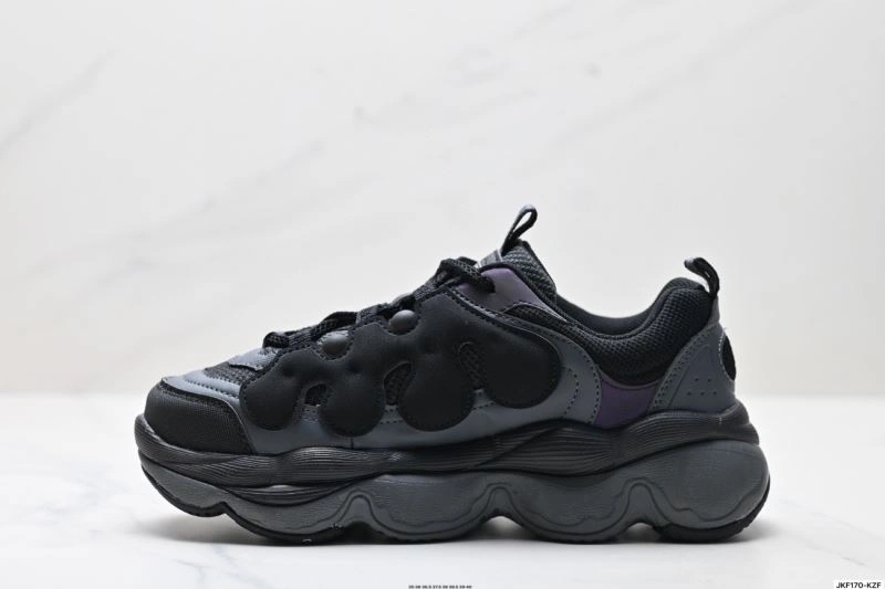 Minimalist Fila Shoes 2472