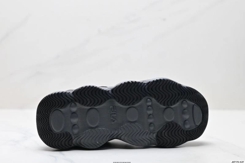 Minimalist Fila Shoes 2472