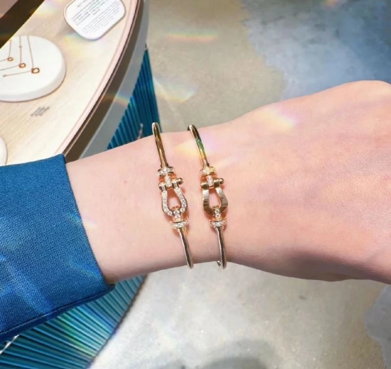 Lightweight Fred Bracelets 213968