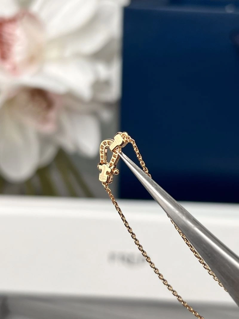 Compact Fred Necklaces 212191