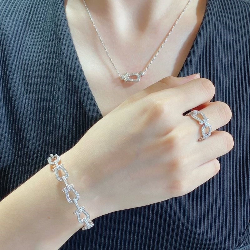 Supportive Fred Necklaces 210765