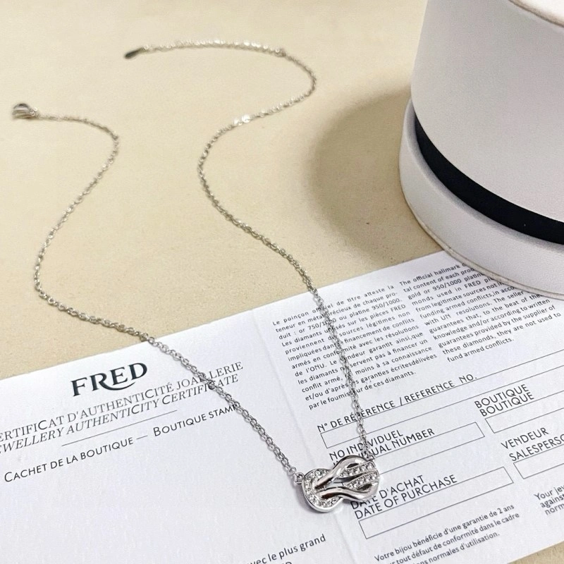 Comfortable Fred Necklaces 208054
