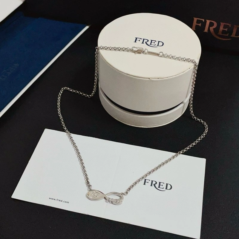 Classic Fred Necklaces 208045