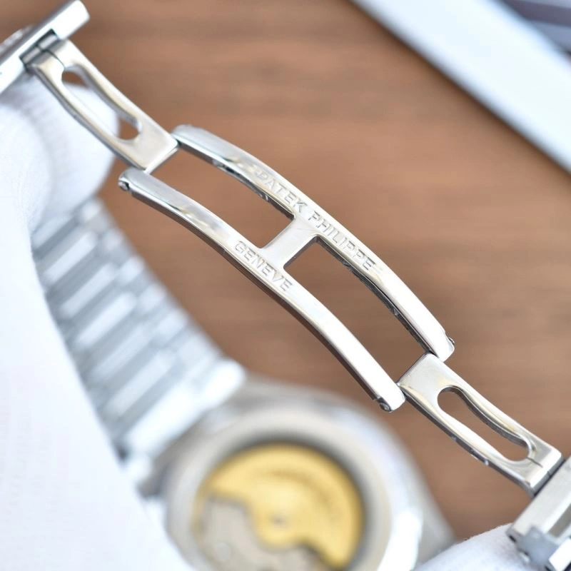 Compact GIRARD-PERREGAUX Watches 182594