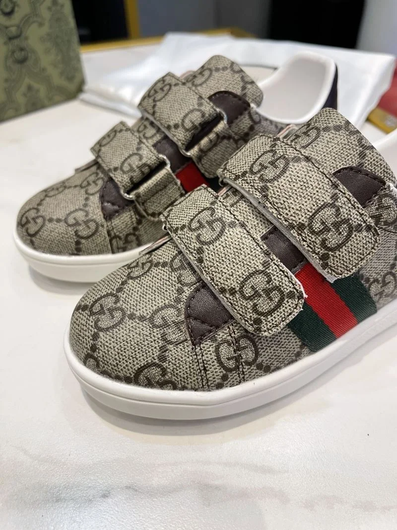 Compact GUCCI SHOES 29673