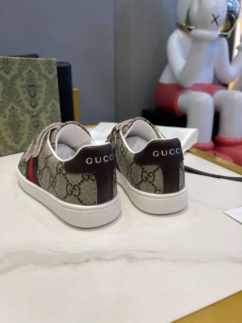 Compact GUCCI SHOES 29673