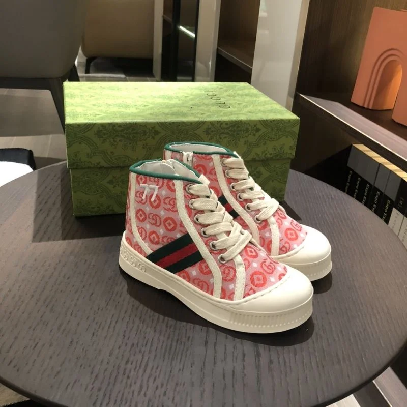 SoftTouch GUCCI SHOES 30220