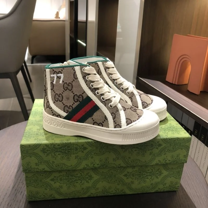GUCCI SHOES Trendsetting 30219