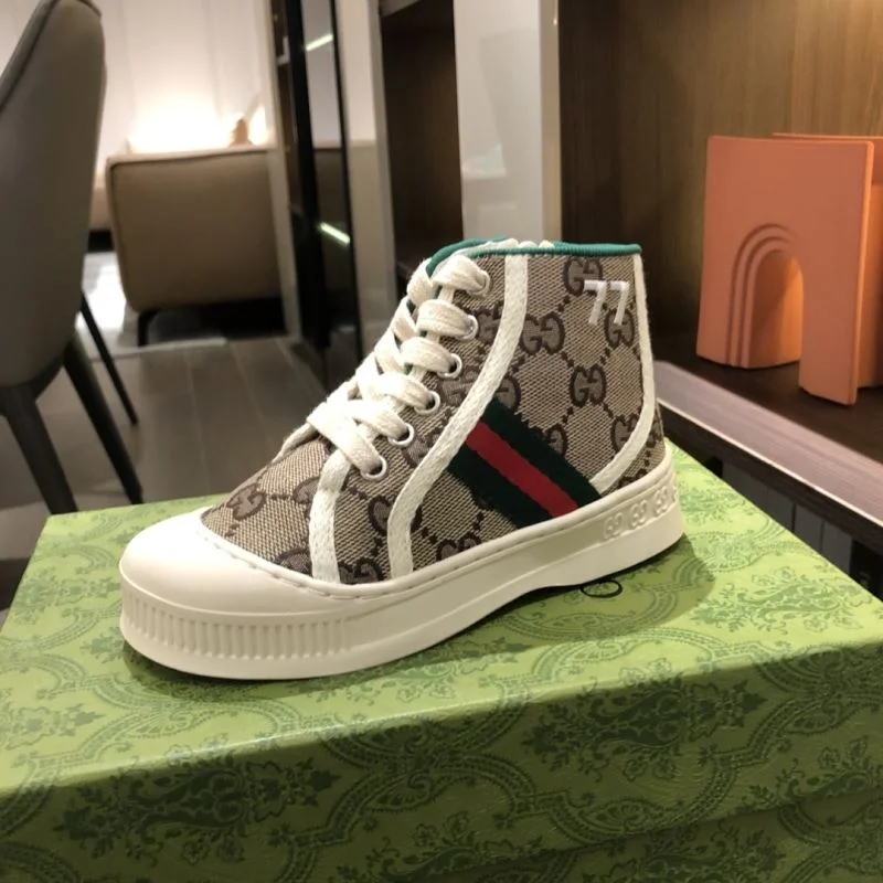 GUCCI SHOES Trendsetting 30219