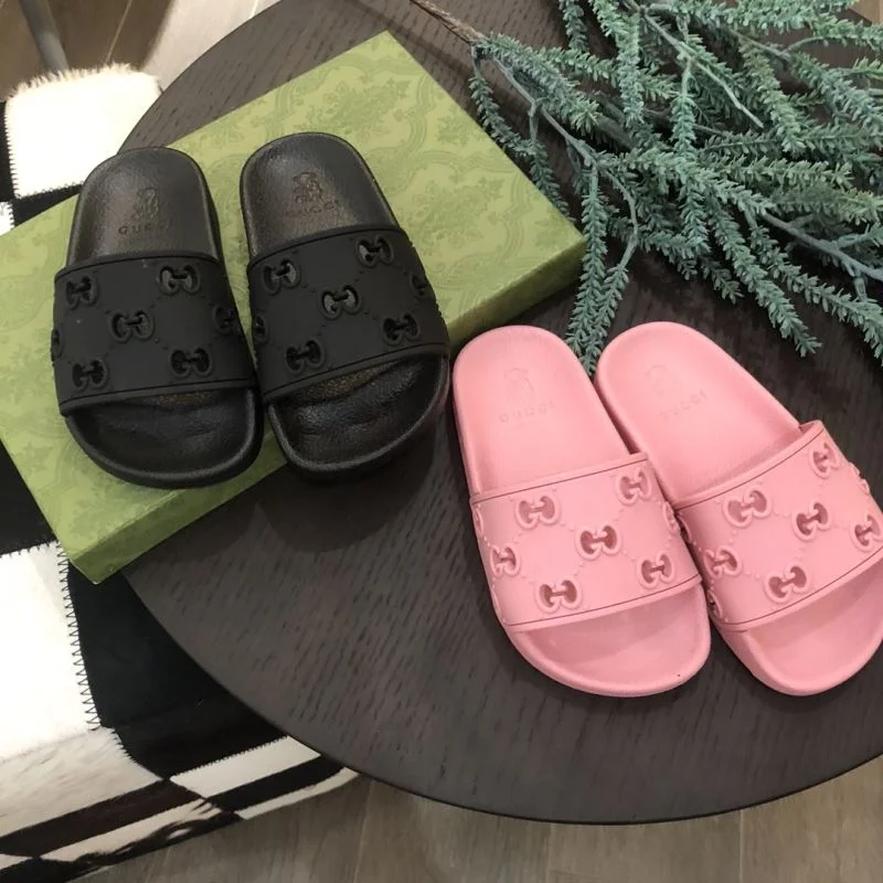 Supportive GUCCI SHOES 30213