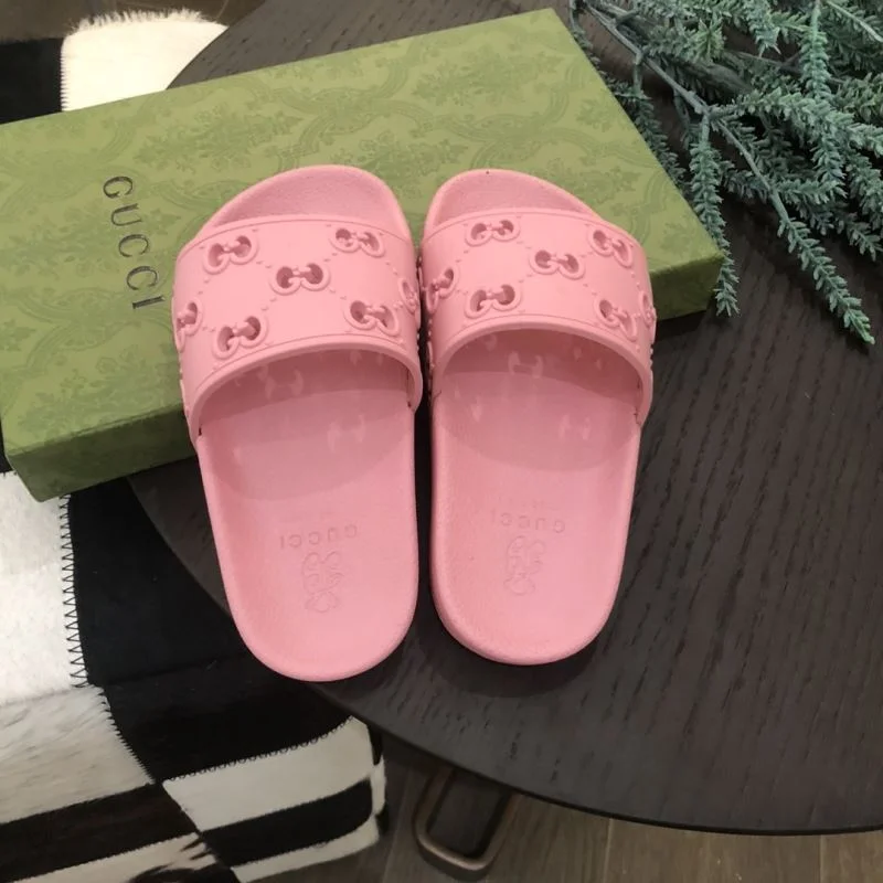 Supportive GUCCI SHOES 30213