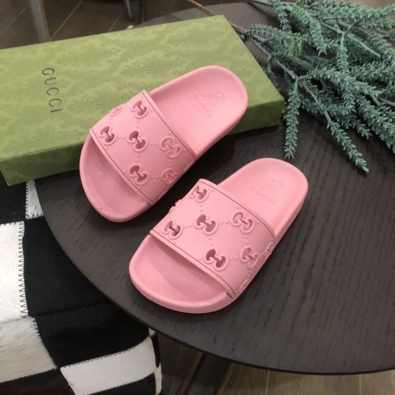 Supportive GUCCI SHOES 30213