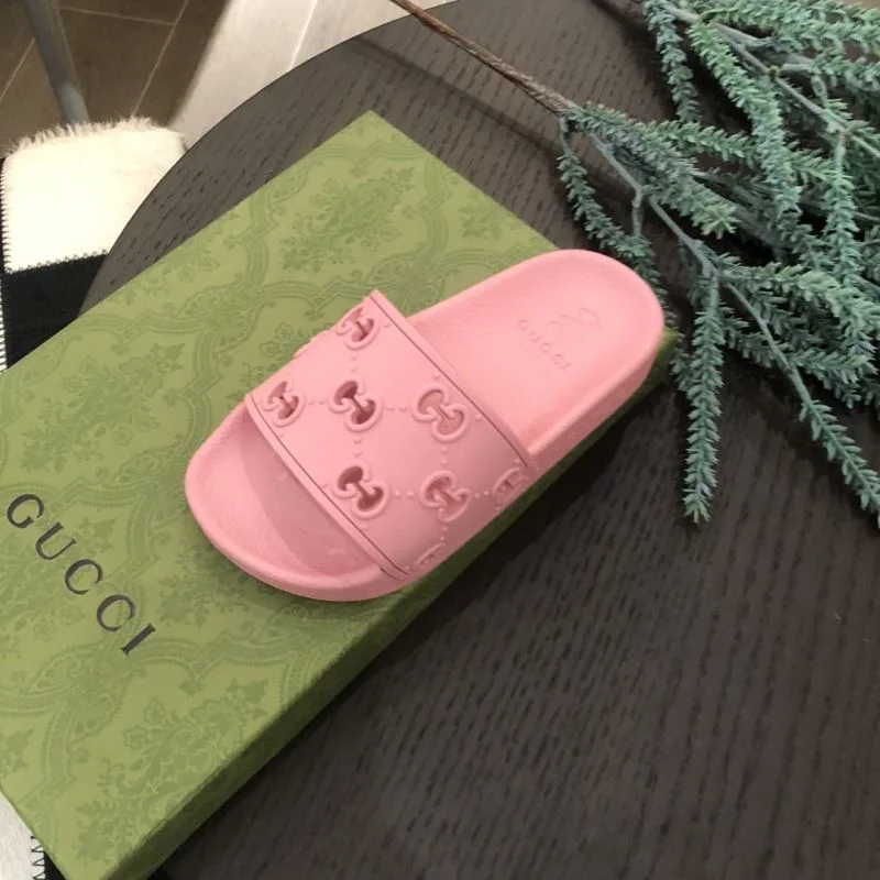 Supportive GUCCI SHOES 30213