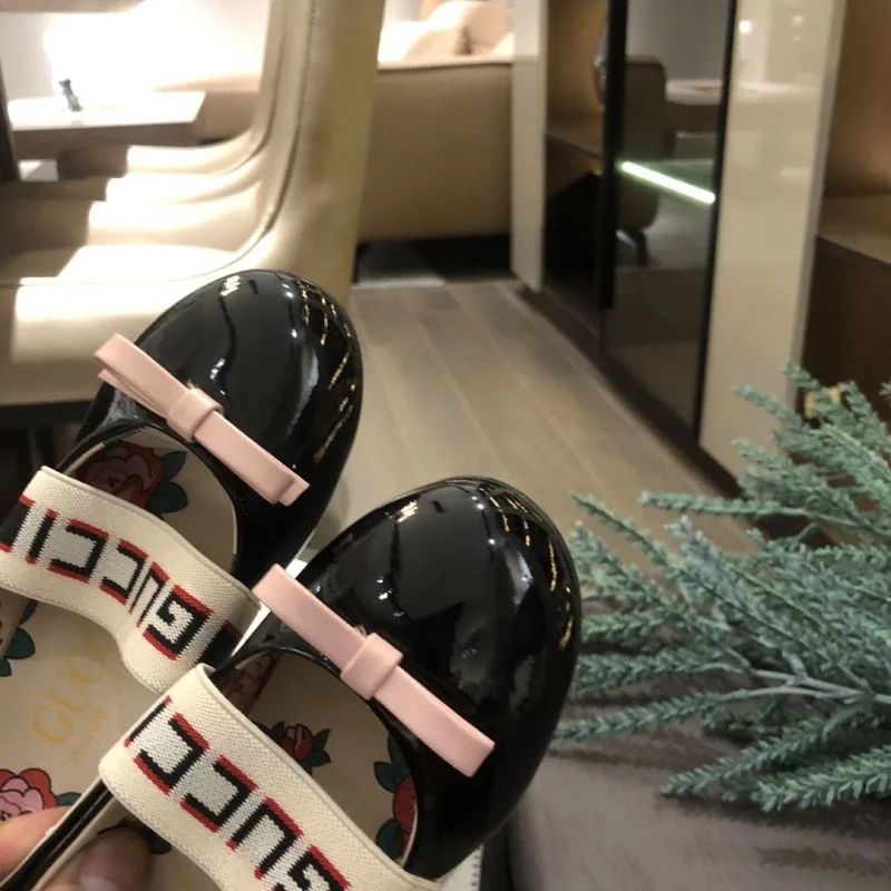 Comfortable GUCCI SHOES 30193