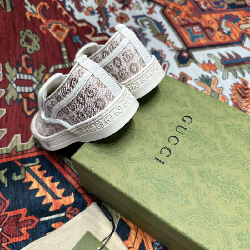 Vibrant GUCCI SHOES 30184