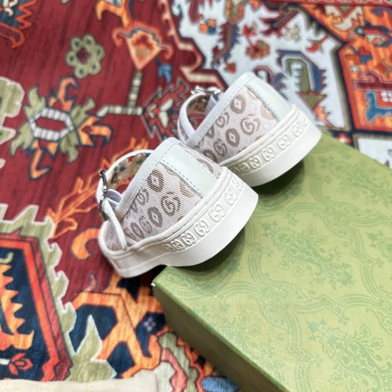 Lightweight GUCCI SHOES 30177