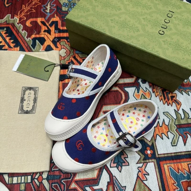 Refined GUCCI SHOES 30176