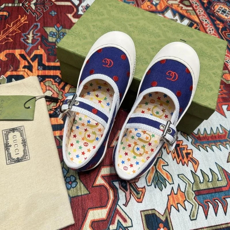 Refined GUCCI SHOES 30176