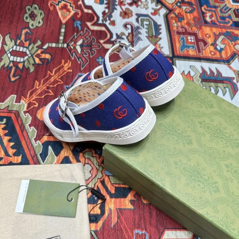 Refined GUCCI SHOES 30176