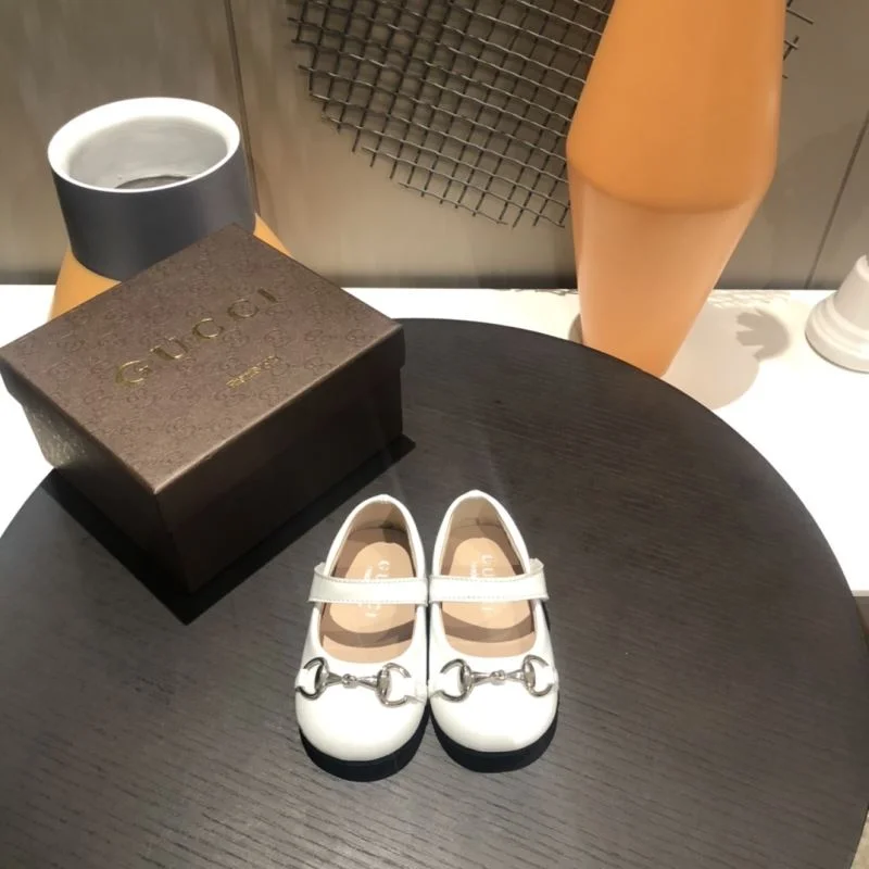 Casual GUCCI SHOES 29986