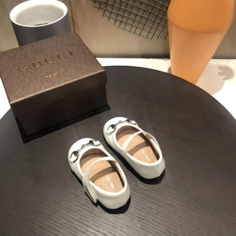 Casual GUCCI SHOES 29986