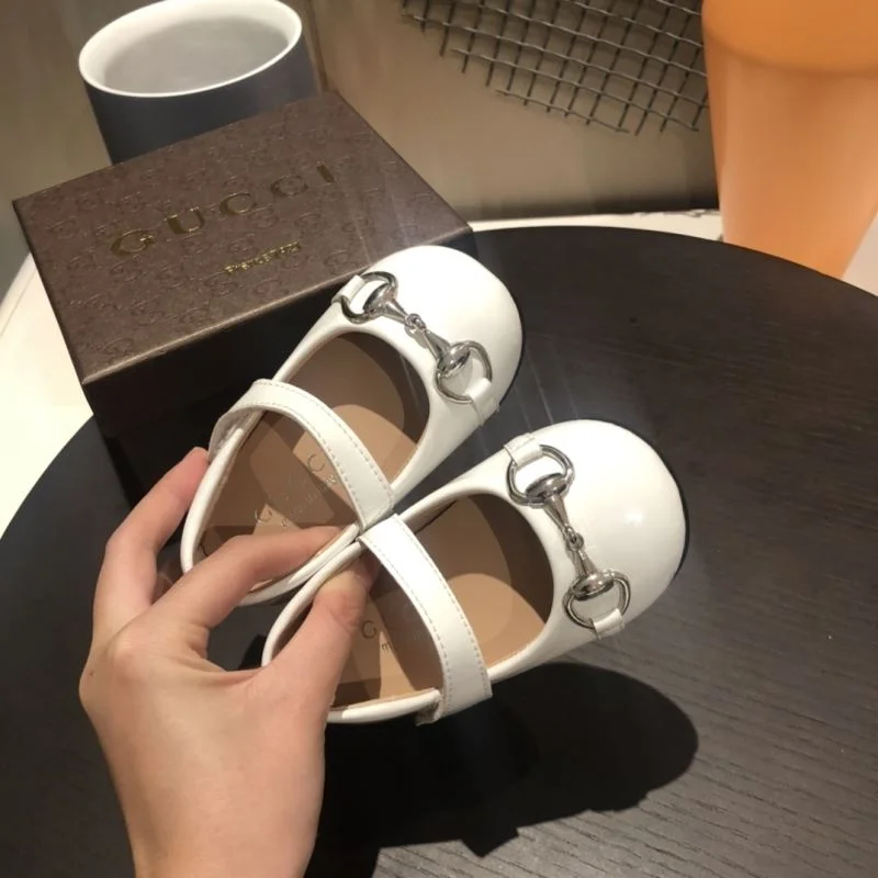 Casual GUCCI SHOES 29986