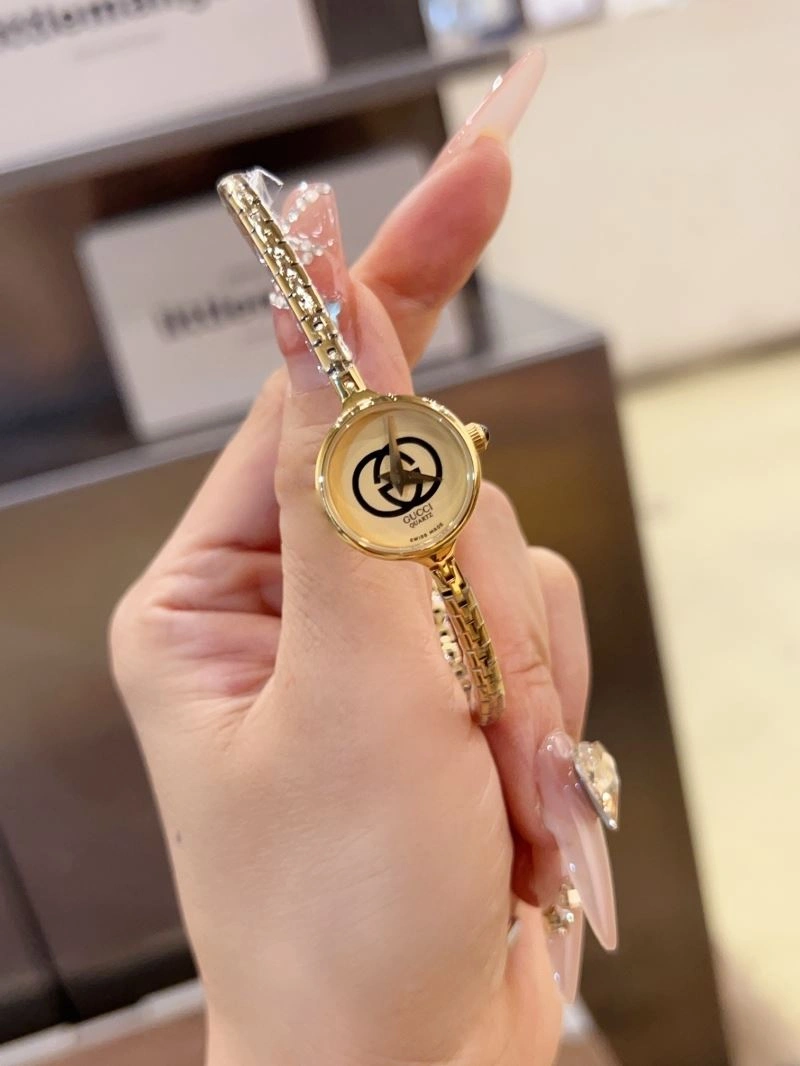 Elegant GUCCI Watches 183345