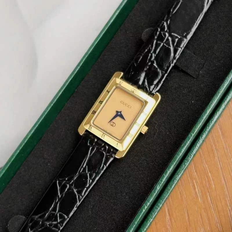 Flexible GUCCI Watches 183327